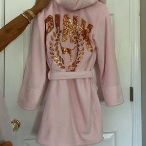 Super cute, soft, and never been worn!